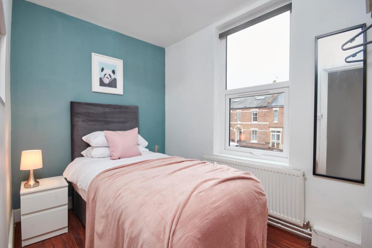 5 Bed House In Leamington Spa Perfect For Contractors With 7 Beds By Purestay - 14 Night Min! Ngoại thất bức ảnh
