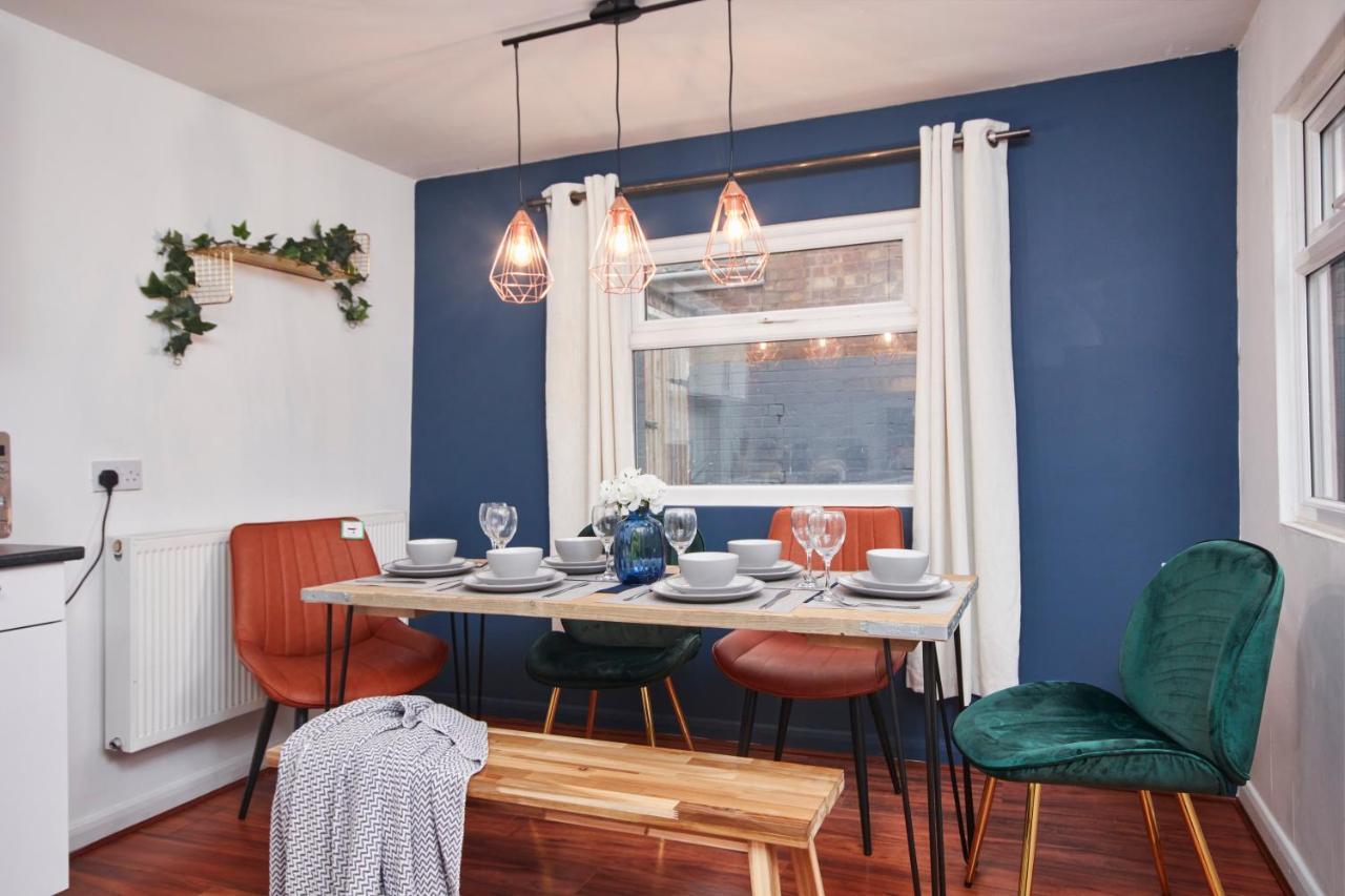 5 Bed House In Leamington Spa Perfect For Contractors With 7 Beds By Purestay - 14 Night Min! Ngoại thất bức ảnh