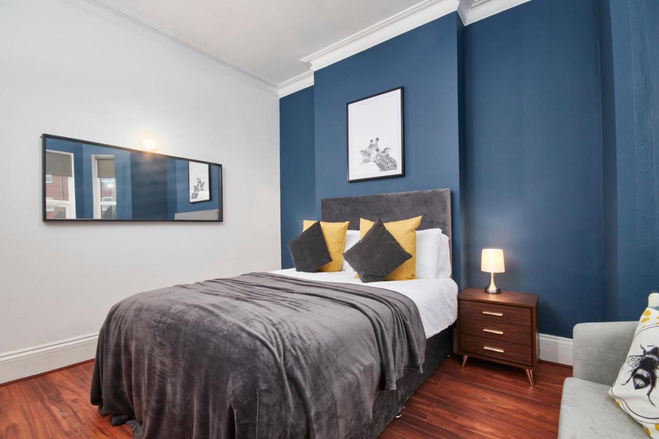 5 Bed House In Leamington Spa Perfect For Contractors With 7 Beds By Purestay - 14 Night Min! Ngoại thất bức ảnh