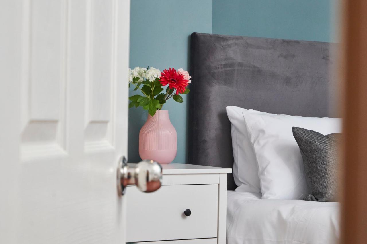 5 Bed House In Leamington Spa Perfect For Contractors With 7 Beds By Purestay - 14 Night Min! Ngoại thất bức ảnh