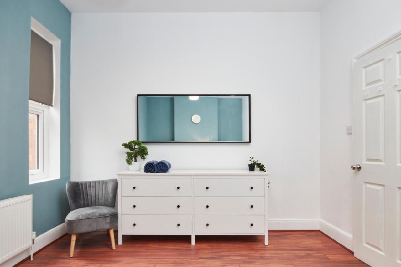 5 Bed House In Leamington Spa Perfect For Contractors With 7 Beds By Purestay - 14 Night Min! Ngoại thất bức ảnh
