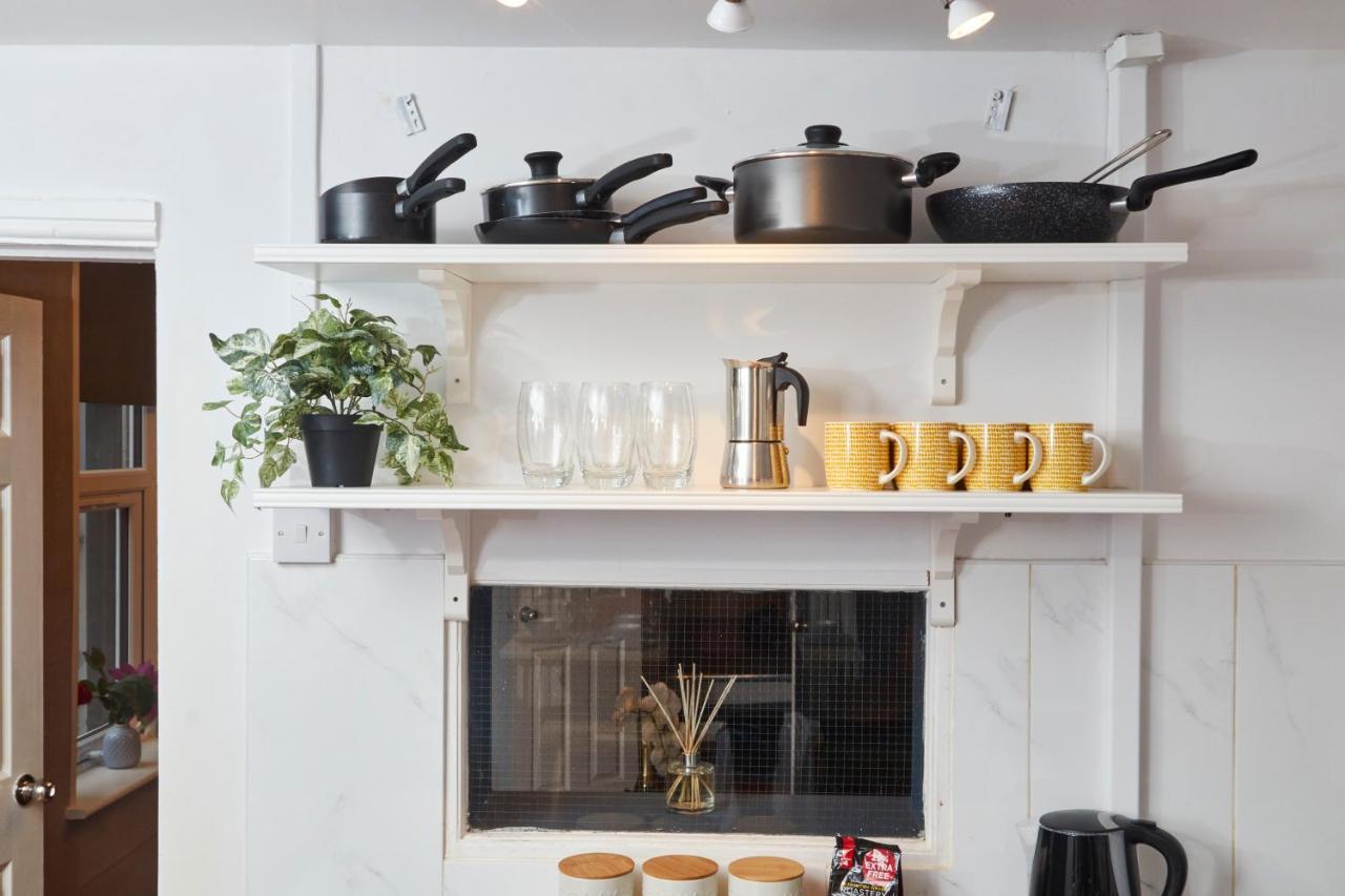 5 Bed House In Leamington Spa Perfect For Contractors With 7 Beds By Purestay - 14 Night Min! Ngoại thất bức ảnh
