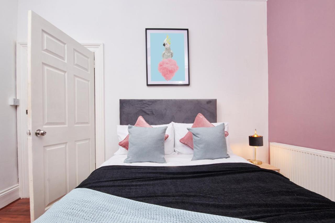 5 Bed House In Leamington Spa Perfect For Contractors With 7 Beds By Purestay - 14 Night Min! Ngoại thất bức ảnh